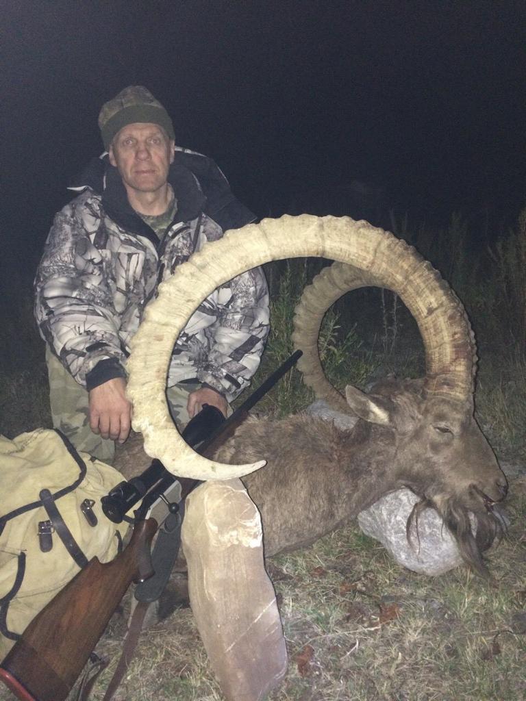 Andrey Samokhin with record argali in Kyrgyzstan, 2015
